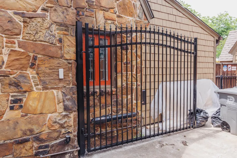Texas Select Fencing - swing-gates