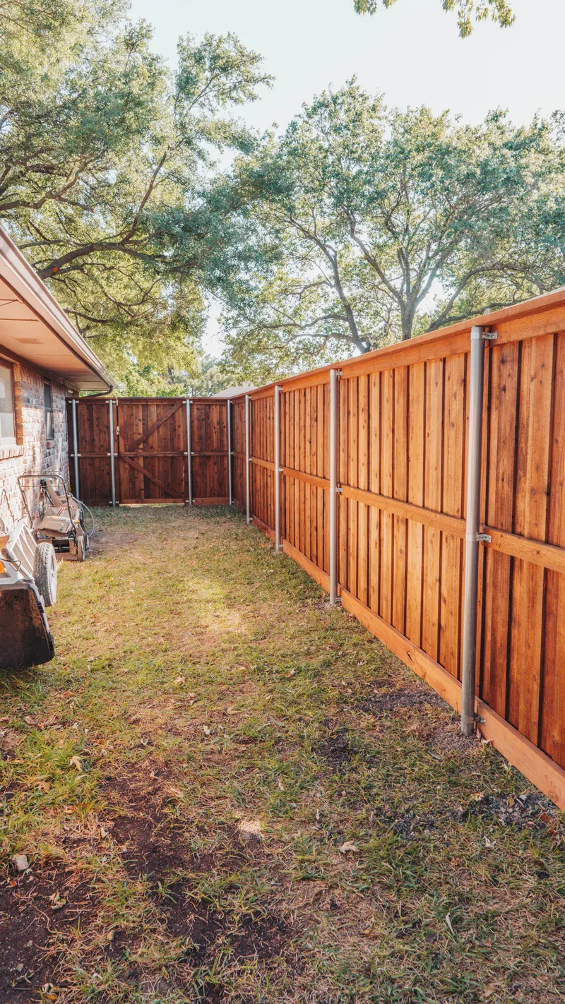 6' Board-on-board with cap & trim Plano