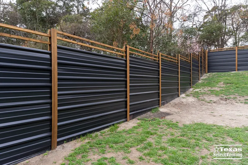 6' Custom R-Panel & Cedar Fence – Dallas, TX