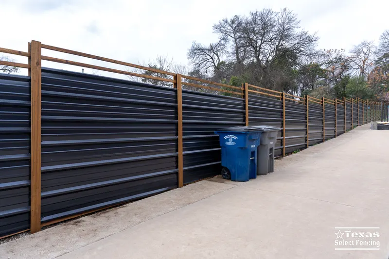 6' Custom R-Panel & Cedar Fence – Dallas, TX