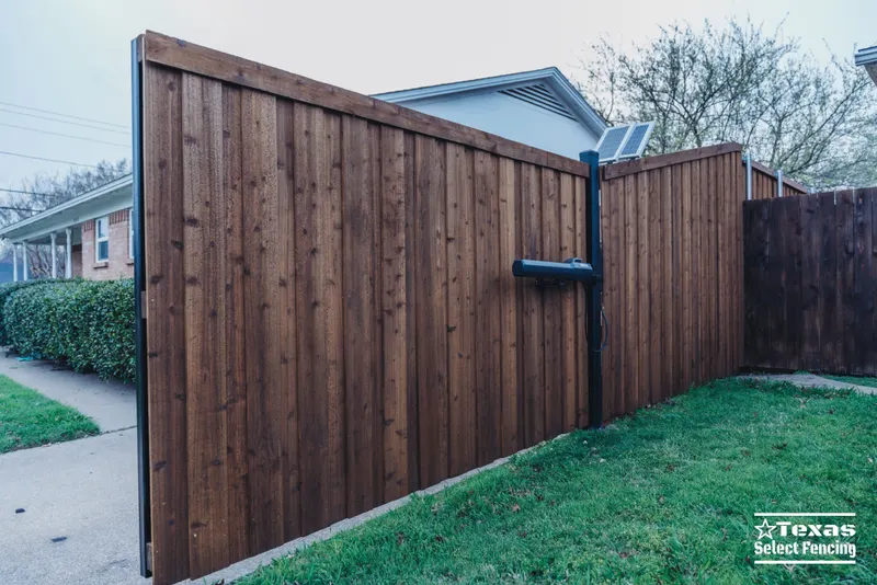 Fence and Automatic Gate Installation in Dallas, Texas