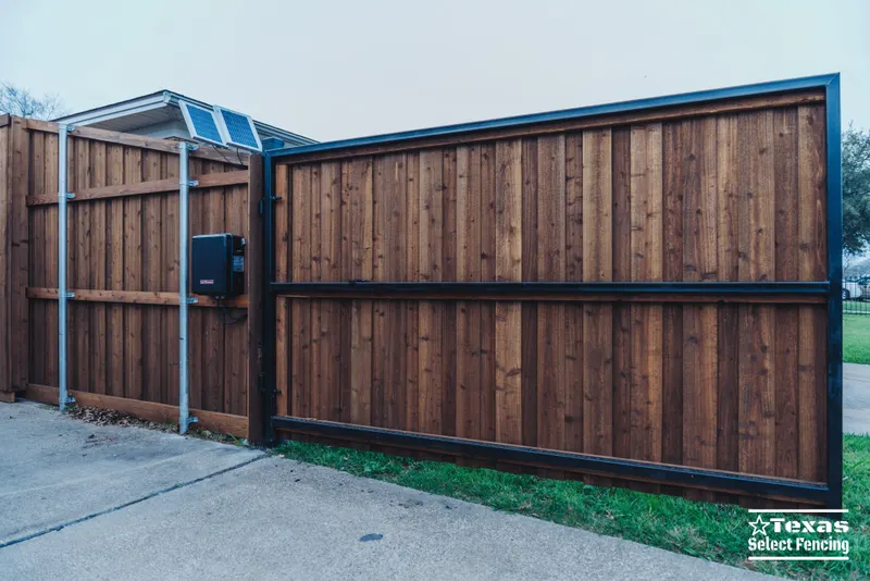Fence and Automatic Gate Installation in Dallas, Texas