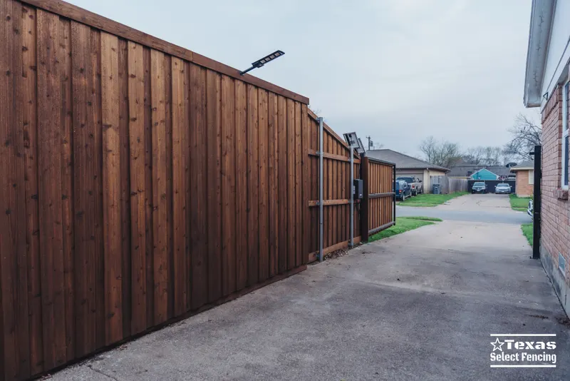 Fence and Automatic Gate Installation in Dallas, Texas