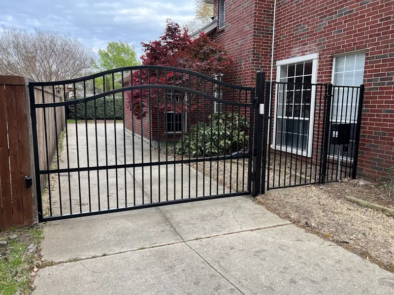 Texas Select Fencing of West Texas - swing-gates